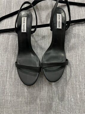 Steve Madden Black Minimal Strap Slingback Sandals